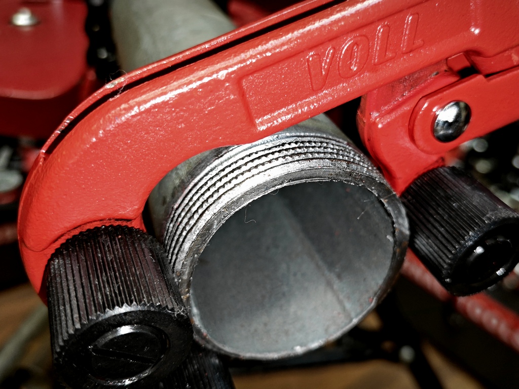 Устройство для обработки края резьбы VOLL 3/8"-2"